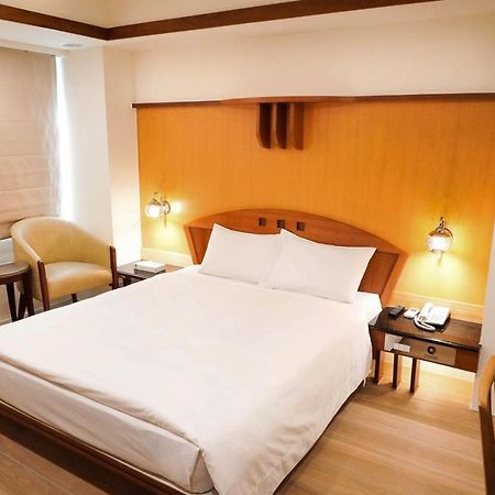 Kao Yuan Hotel - Zhong Zheng Taichung Extérieur photo