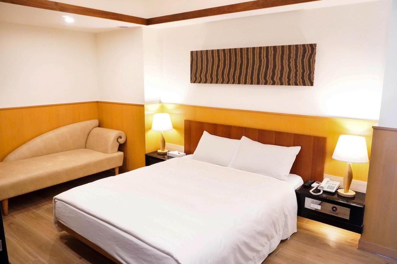 Kao Yuan Hotel - Zhong Zheng Taichung Extérieur photo