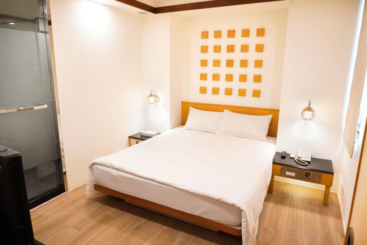 Kao Yuan Hotel - Zhong Zheng Taichung Extérieur photo