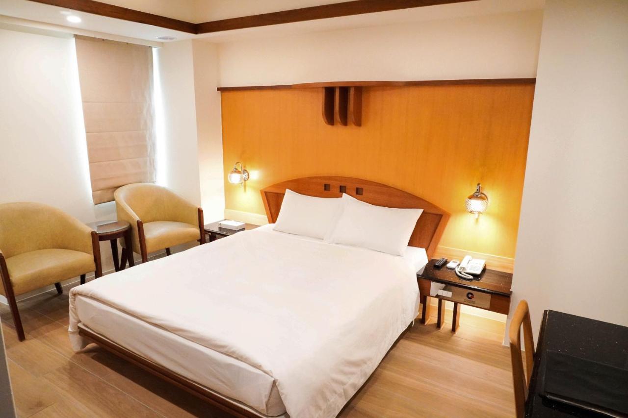 Kao Yuan Hotel - Zhong Zheng Taichung Extérieur photo