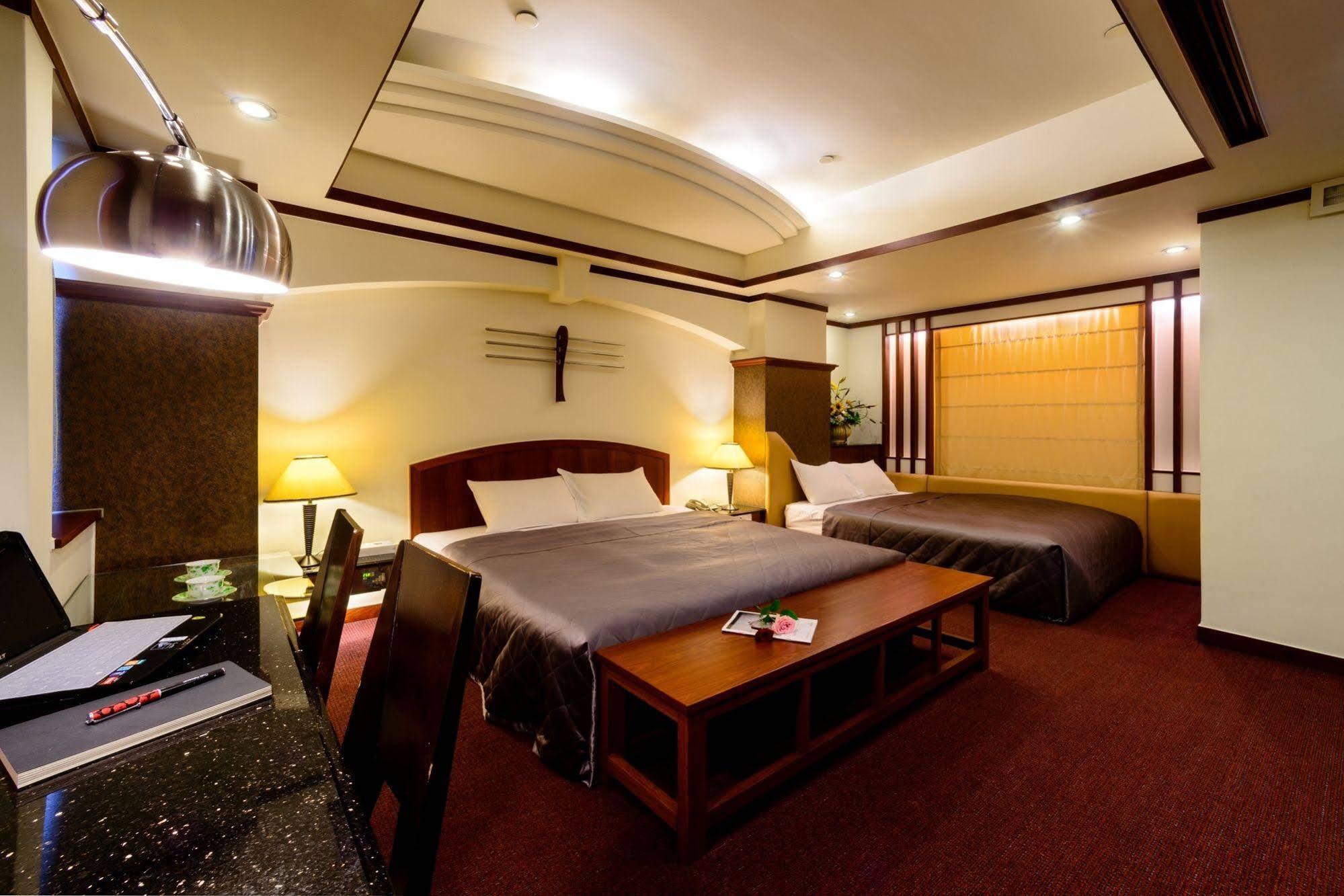 Kao Yuan Hotel - Zhong Zheng Taichung Extérieur photo