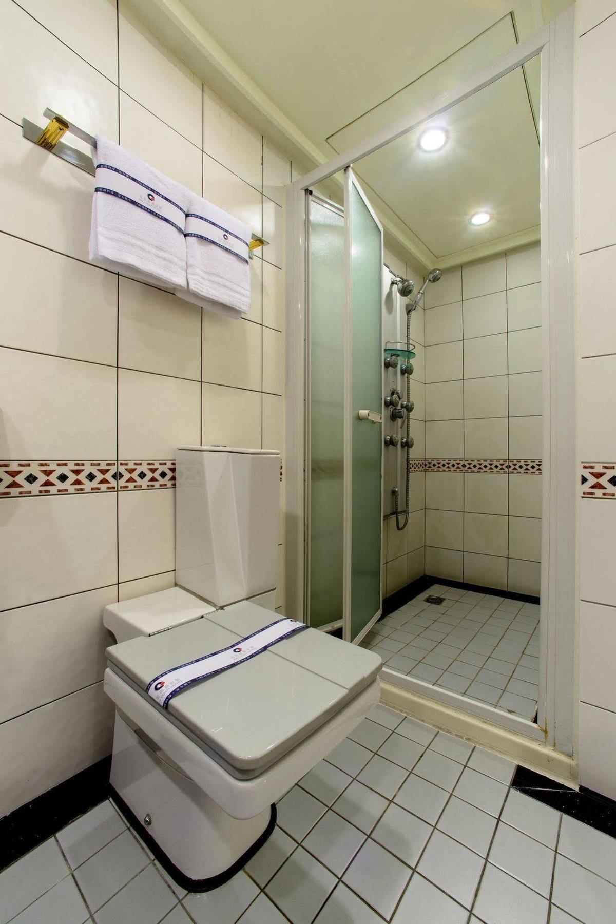 Kao Yuan Hotel - Zhong Zheng Taichung Extérieur photo
