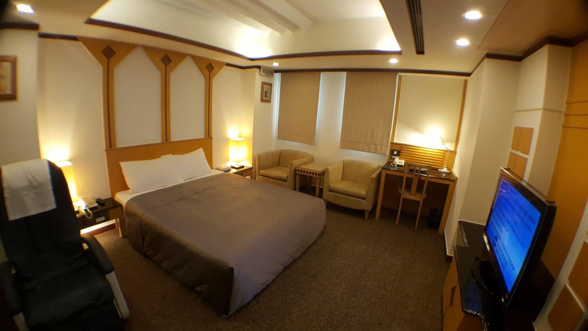 Kao Yuan Hotel - Zhong Zheng Taichung Extérieur photo
