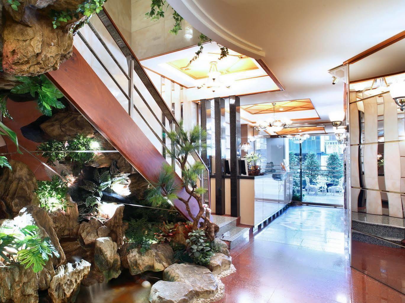 Kao Yuan Hotel - Zhong Zheng Taichung Extérieur photo